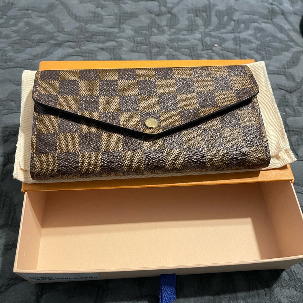 Louis Vuitton Sarah Wallet - Damier Ebine